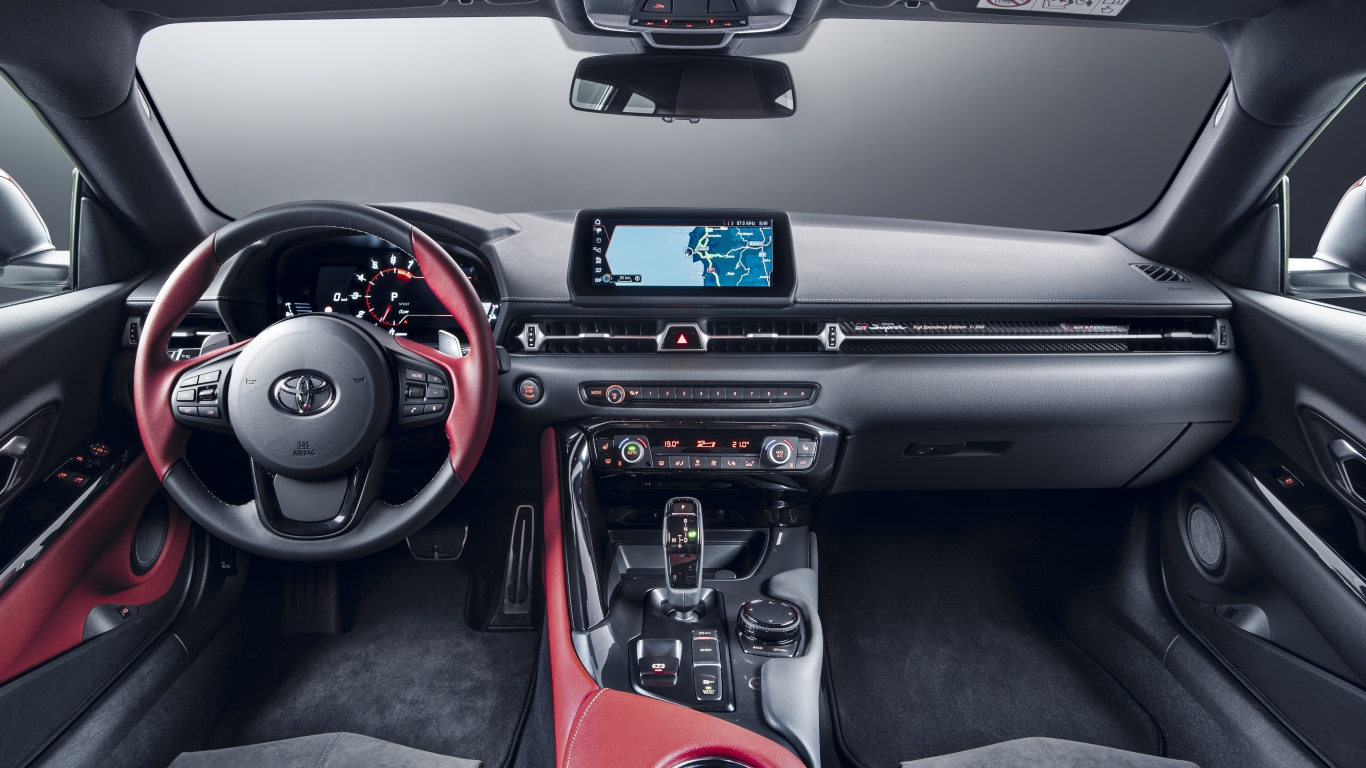 Кожаный салон автомобиля Toyota GR Supra 2L 2020 года