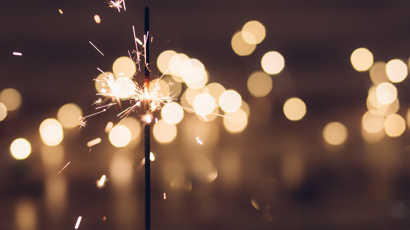 Зажженный бенгальский огонь крупным планом