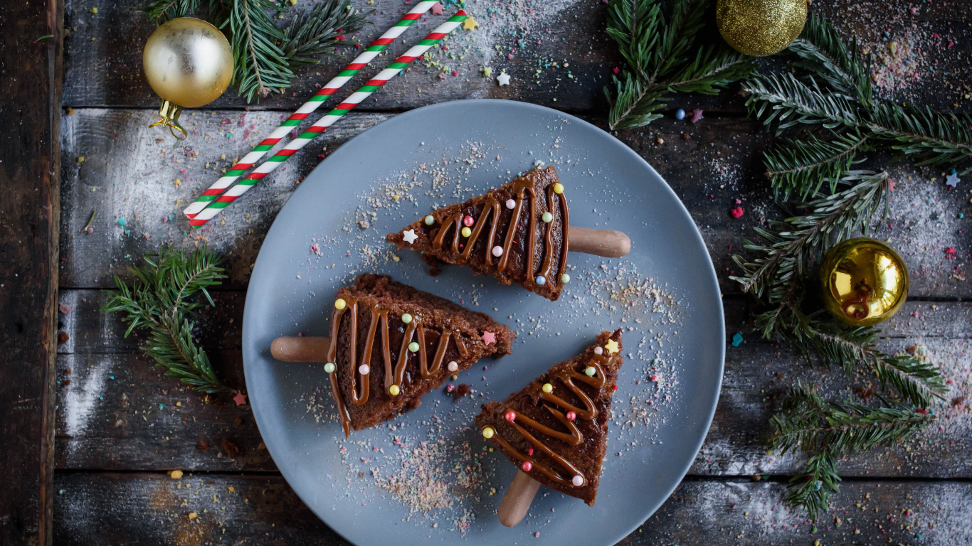 Аппетитное шоколадное пирожное на новый год 