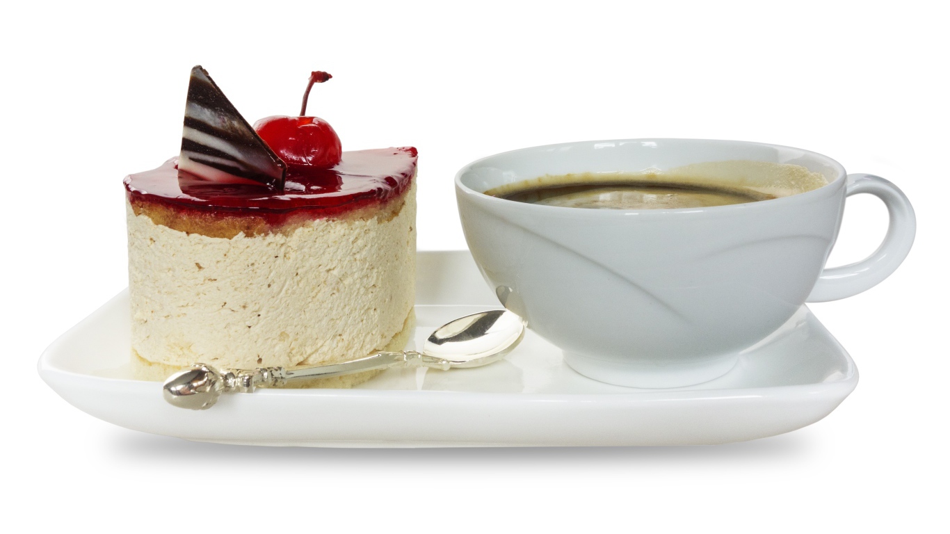 Пирожное с чашкой кофе на белом фоне