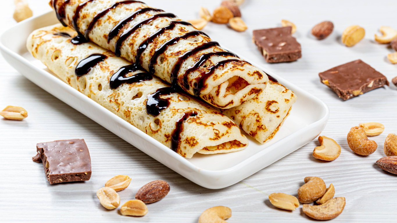 Блины с шоколадом и орехами на праздник Масленица 2020 