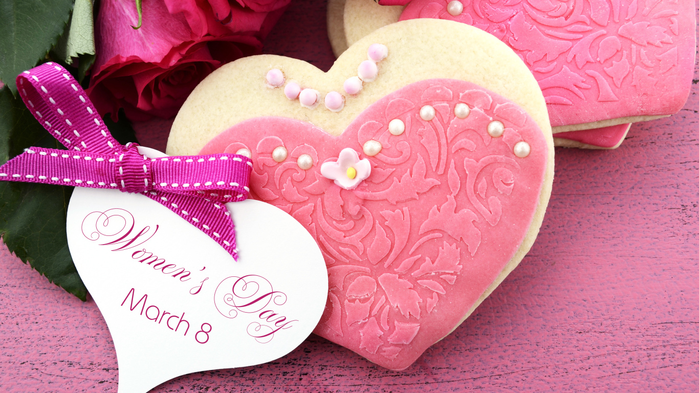 Печенье и цветы на Международный женский день 8 марта 