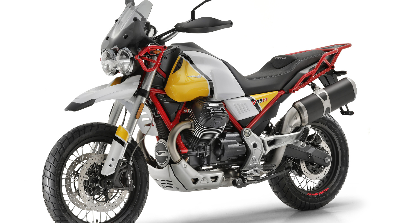 Мотоцикл  Guzzi V85 TT, 2019 года на белом фоне