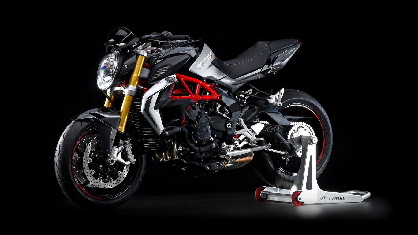 Мотоцикл Agusta Brutale 800 RR 2020 года на подножке