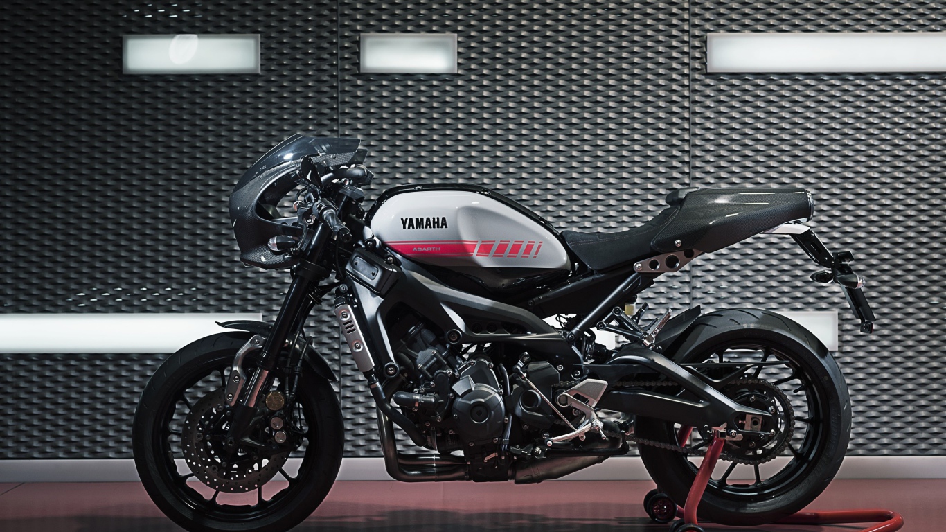 Мотоцикл Yamaha Tuning XSR90 вид сбоку