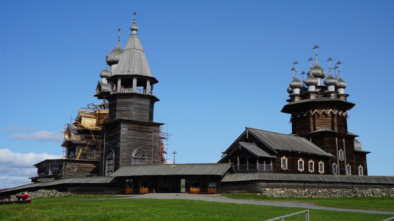 Старинный деревянный музей, Карелия. Россия 