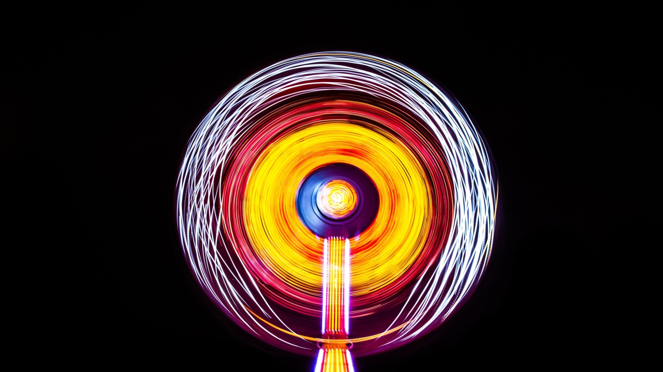 Разноцветное абстрактное пятно на черном фоне