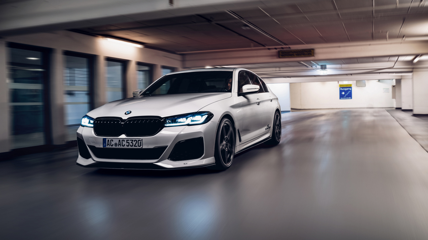 Серебристый дорогой автомобиль BMW Schnitzer ACS5 3.0d 2021 года