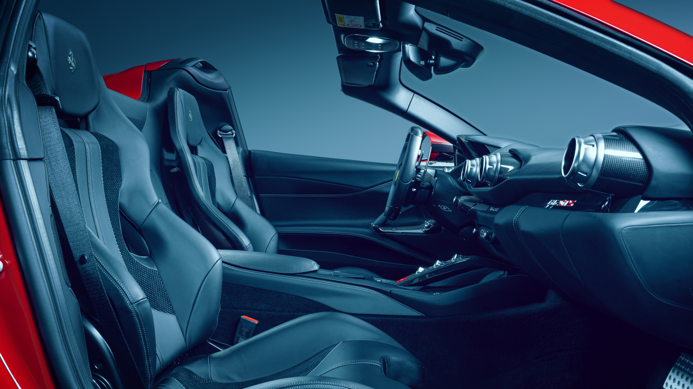 Черный салон автомобиля Ferrari 812 GTS N-Largo 2021 года 