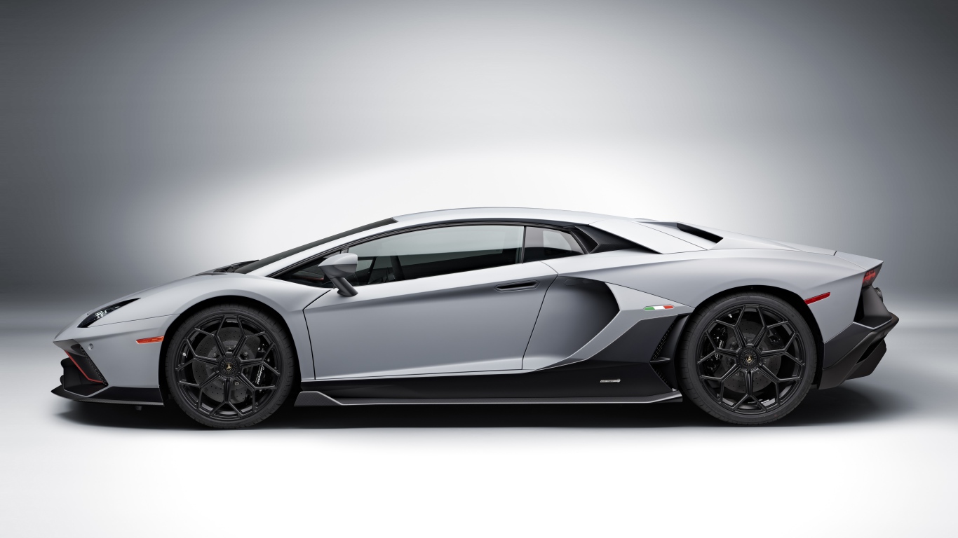 2021 Lamborghini Aventador LP 780-4 Ultimate Silver Side View