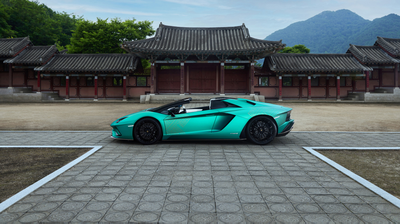 Спортивный кабриолет Lamborghini Aventador S, 2021 года