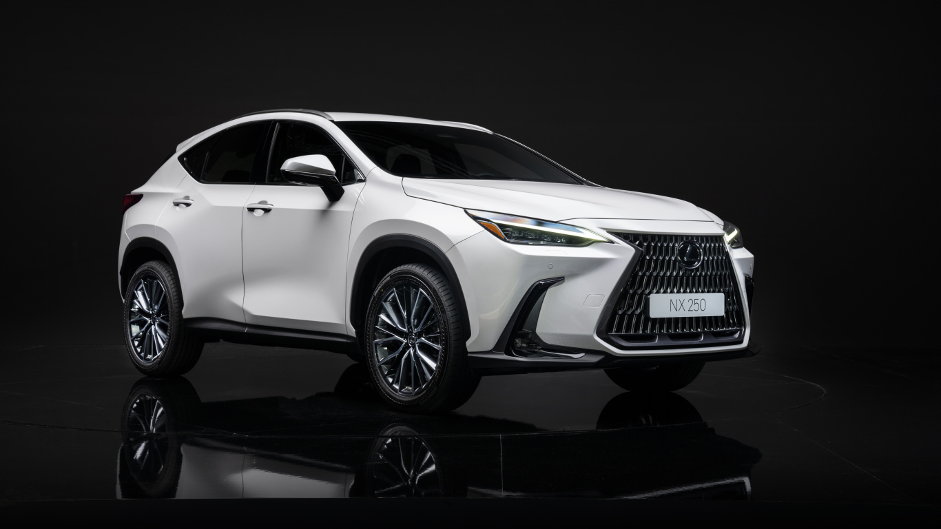 Белый автомобиль Lexus NX 250, 2021 года на черном фоне