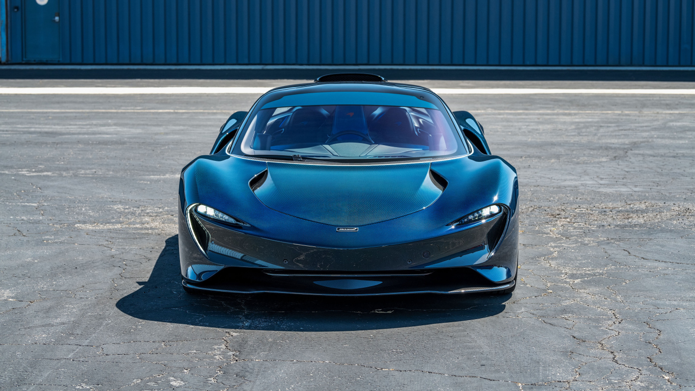 Синий спорткар McLaren Speedtail