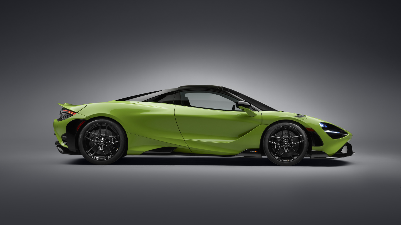 Зеленый автомобиль McLaren 765LT Spider 2022 года вид сбоку