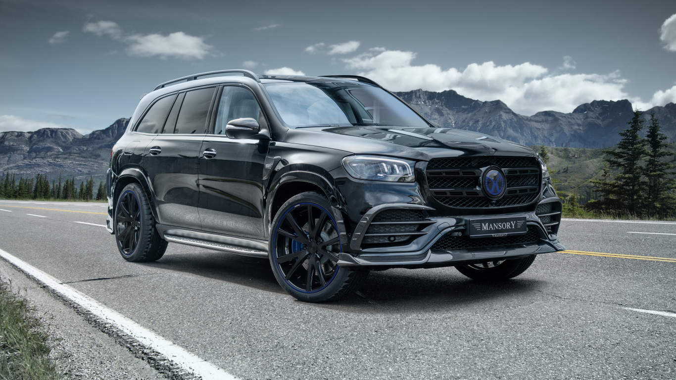 Автомобиль Mansory Mercedes-Benz GLS-Klasse 2021 года на фоне гор