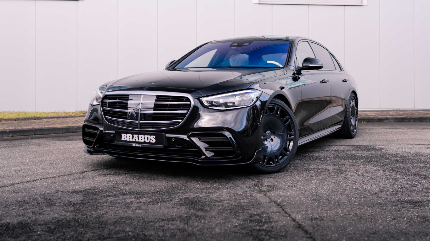 Черный автомобиль BRABUS 500 Mercedes-Benz S 500 L 4MATIC 2021