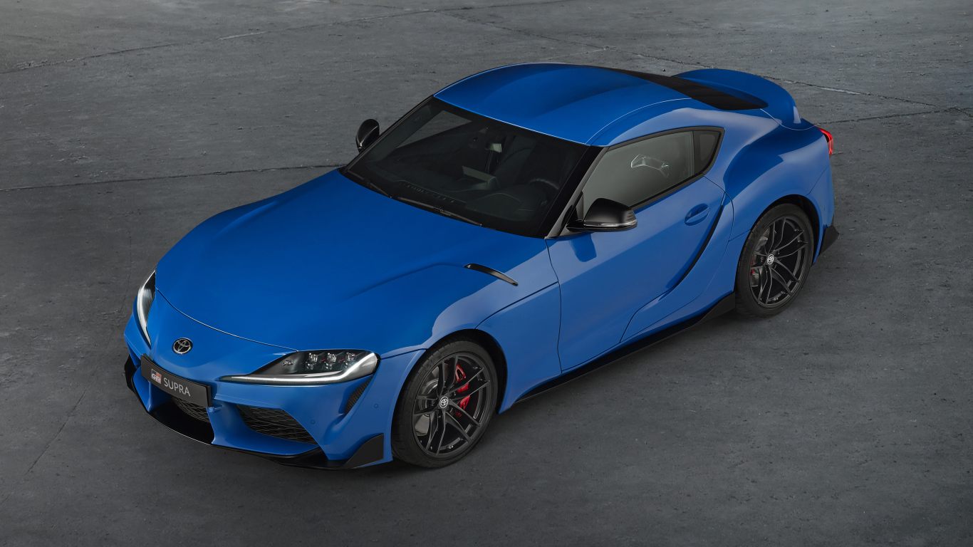 Синий автомобиль Toyota GR Supra, 2021 года вид сверху