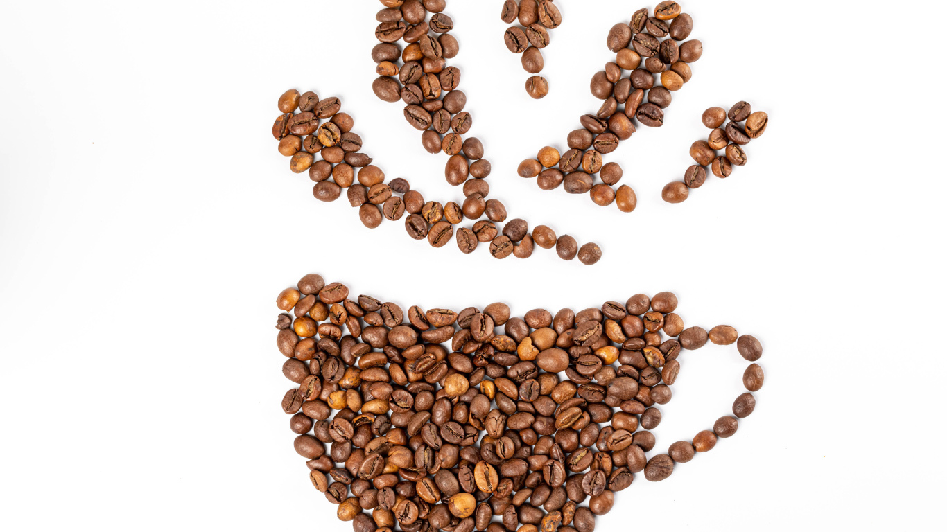 Рисунок из кофейных зерен на белом фоне 