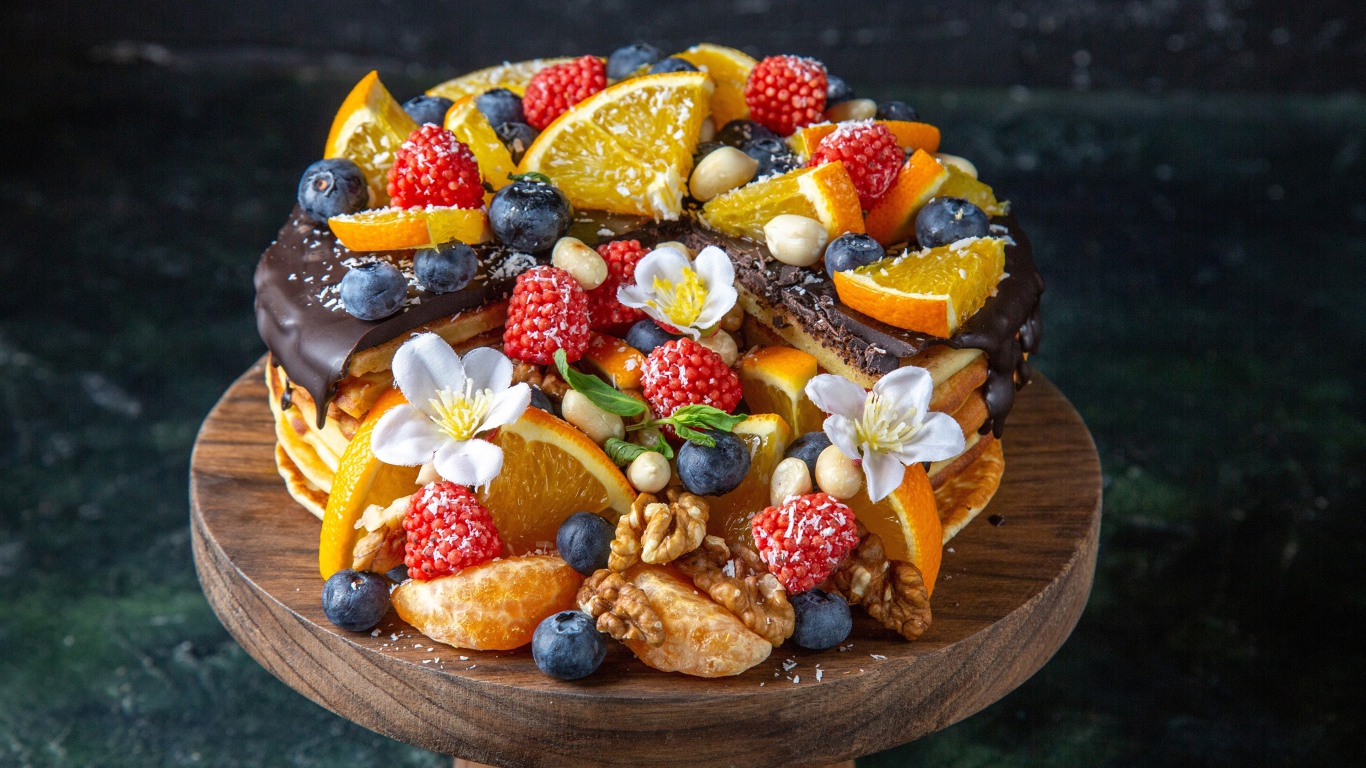 Вкусный торт с апельсинами и ягодами