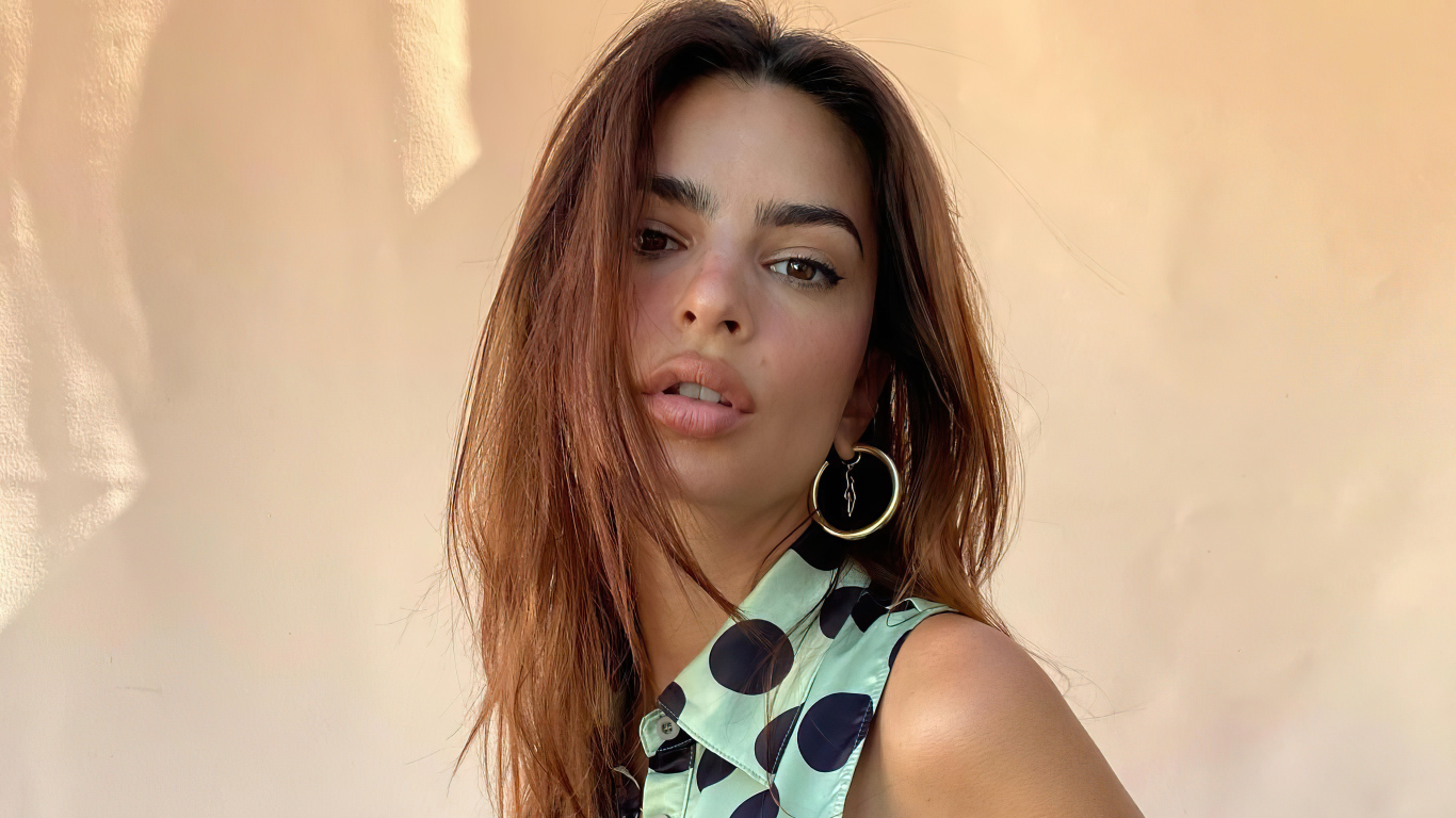 Горячая американская модель Эмили Ратаковски