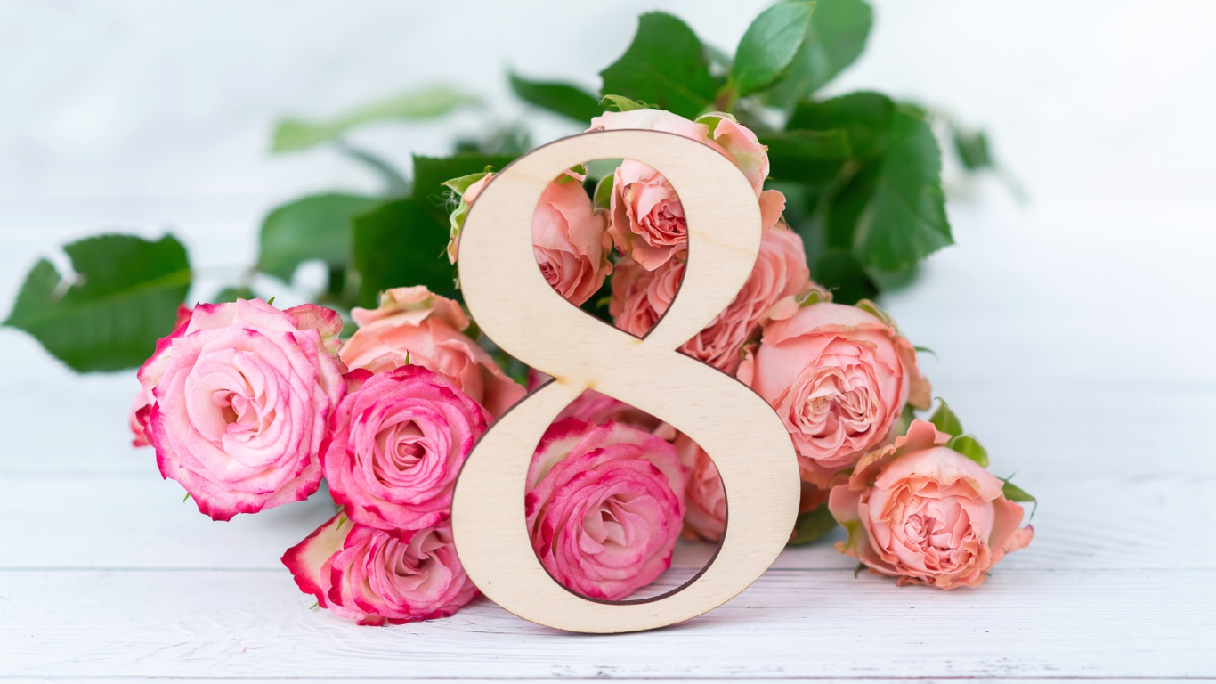 Букет роз на белом фоне на Международный женский день 8 марта