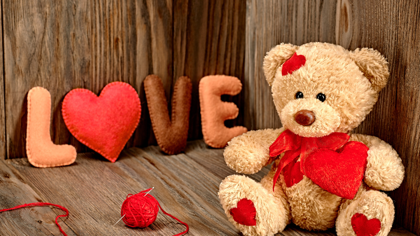 Плюшевый мишка и надпись любовь для девушки