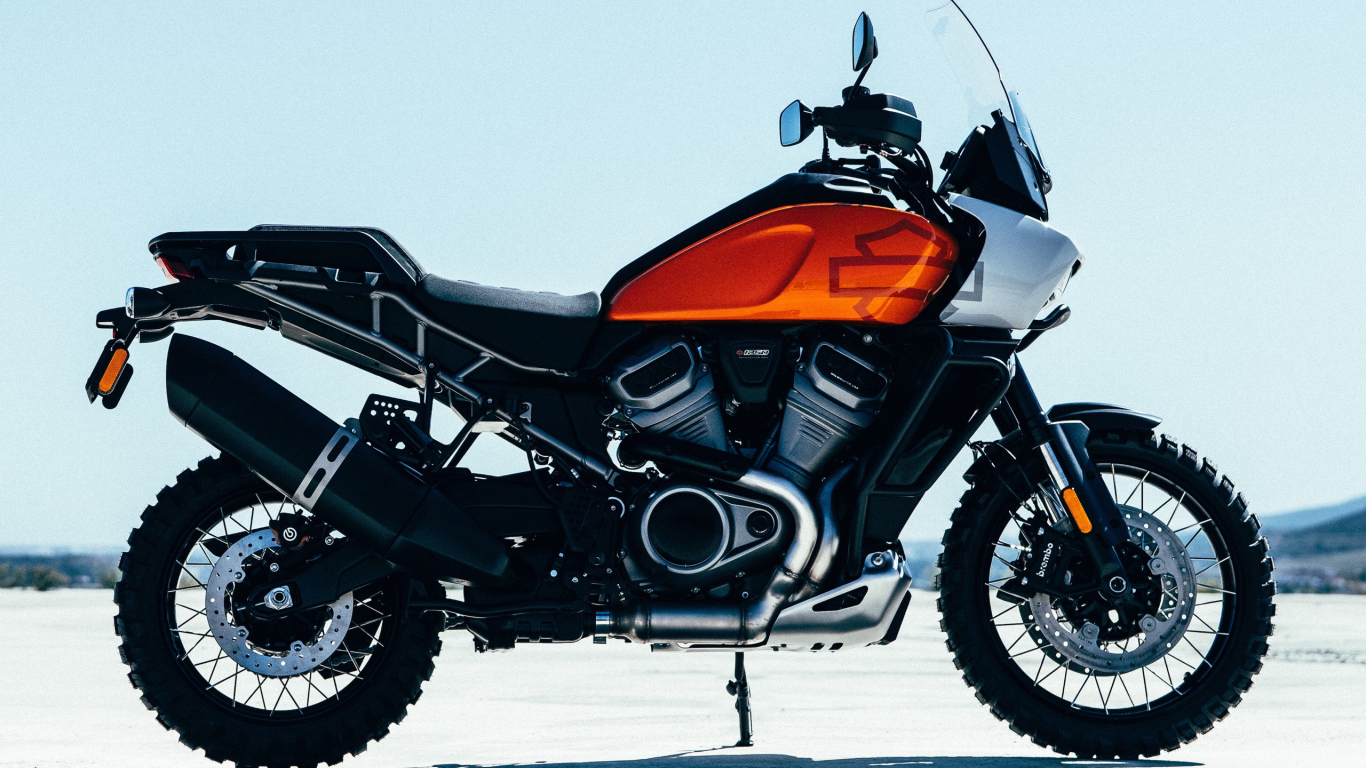 Мотоцикл Harley-Davidson Pan America 2021 года вид сбоку