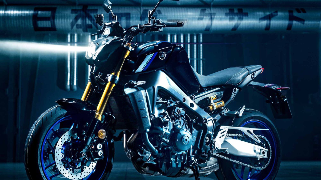 Большой мотоцикл Yamaha MT 09 2021 года