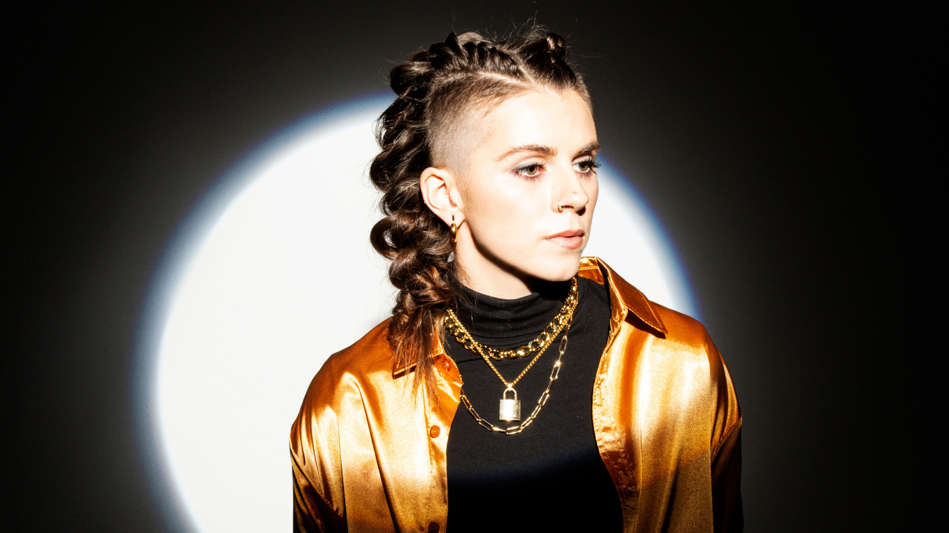 Солистка рок группы PVRIS