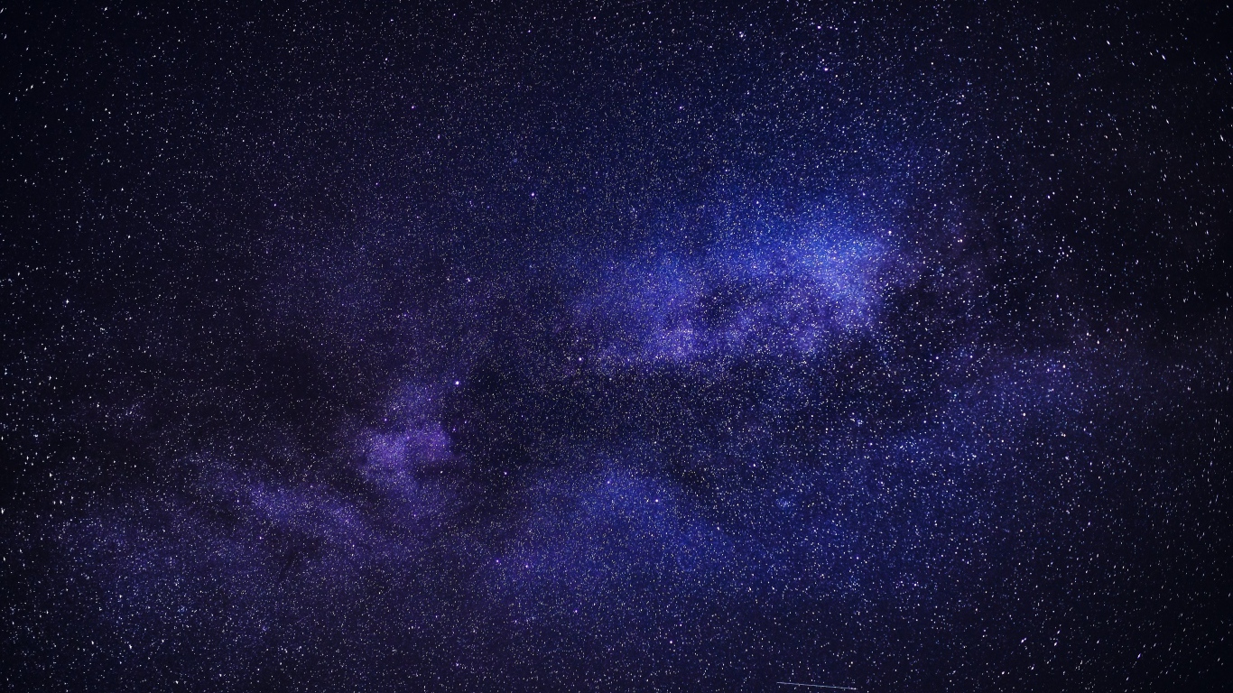 Млечный путь и звезды в синем ночном небе