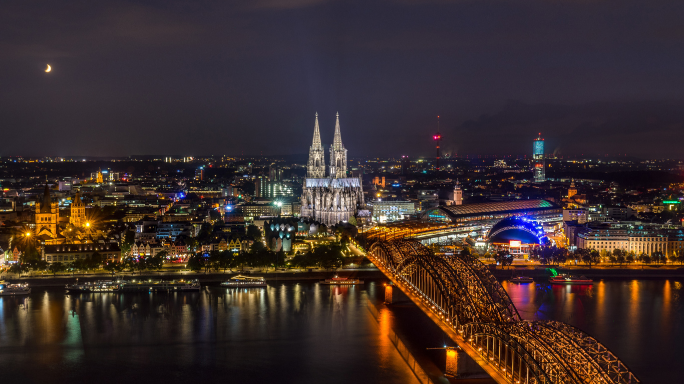 Вид на старый город Кельн ночью, Германия