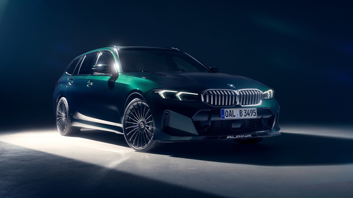 Зеленый автомобиль Alpina B3 Touring