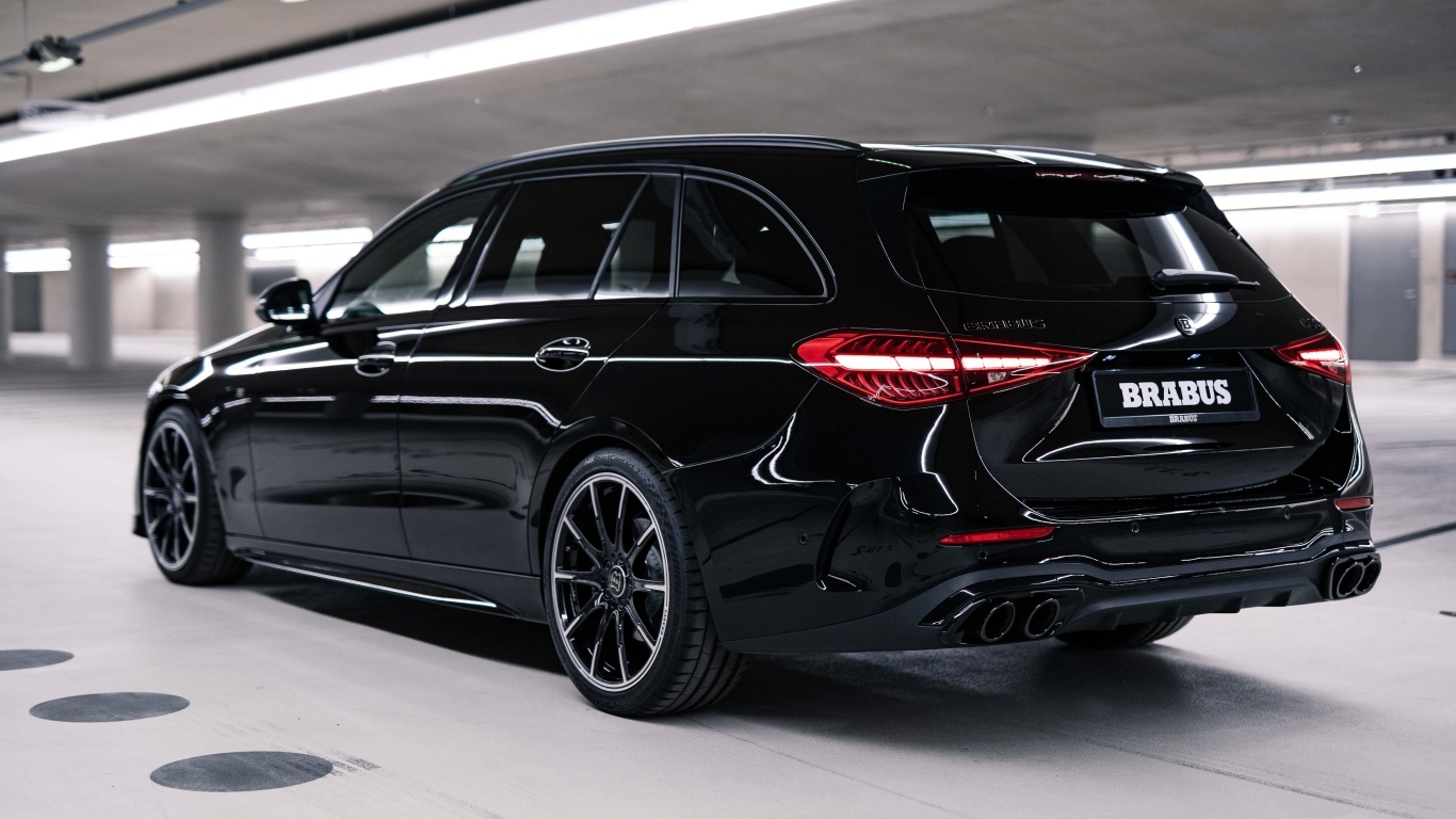 Черный Brabus D30 Estate вид сзади