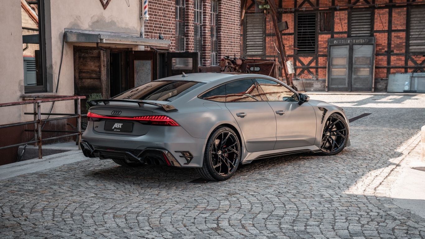 Вид сзади на автомобиль ABT RS7 Legacy Edition 2023 года