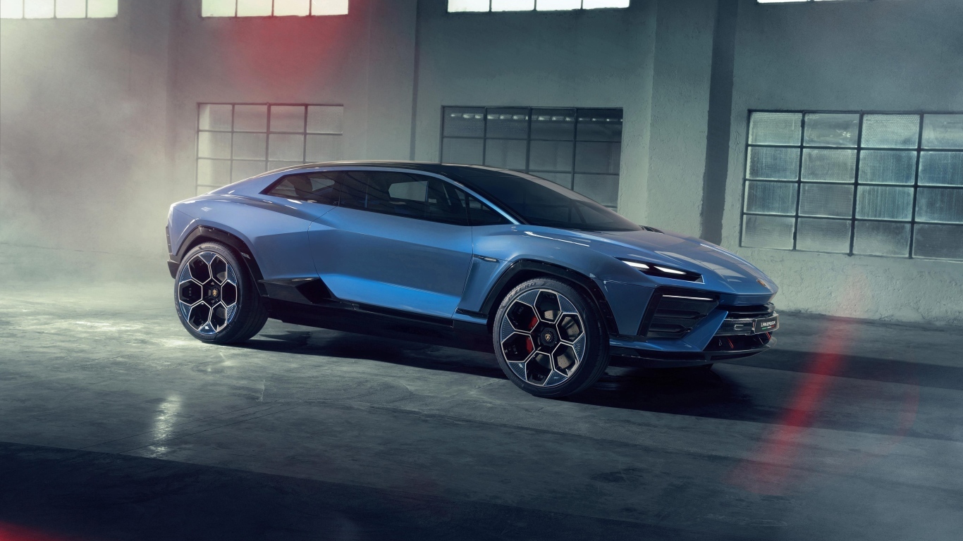 Синий автомобиль Lamborghini Lanzador Concept EV вид сбоку