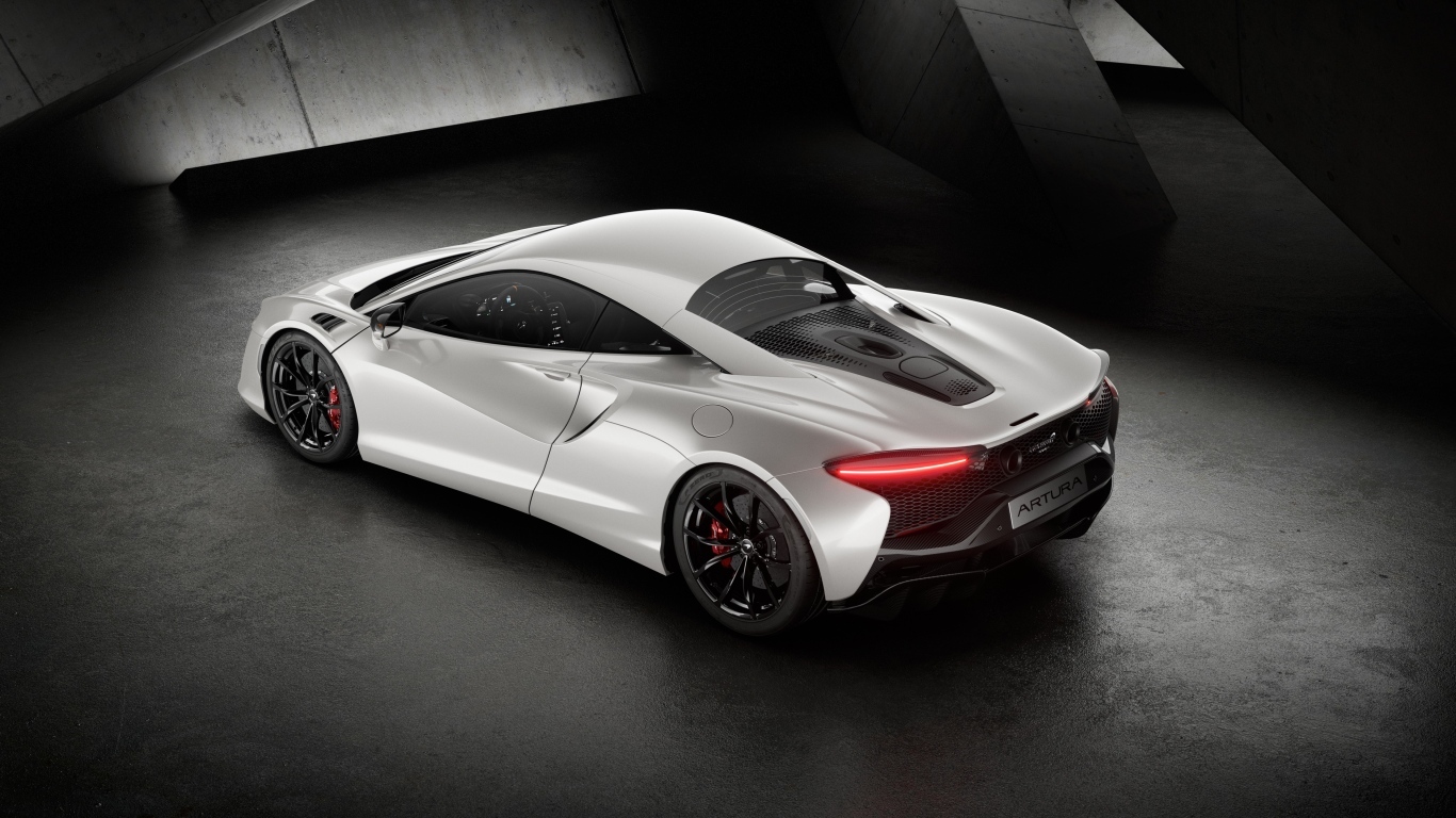 Вид сзади на автомобиль McLaren Artura 60th
