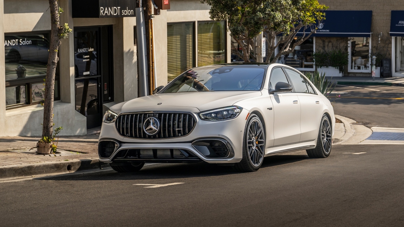 Автомобиль Mercedes-AMG S 63 E Performance 2024 года в городе