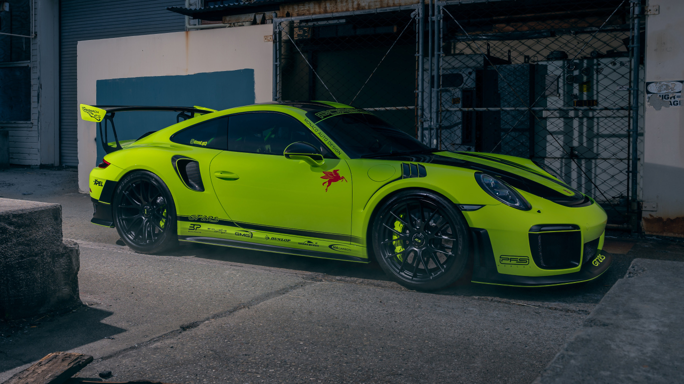 Гоночный автомобиль Porsche 911 GT2 RS