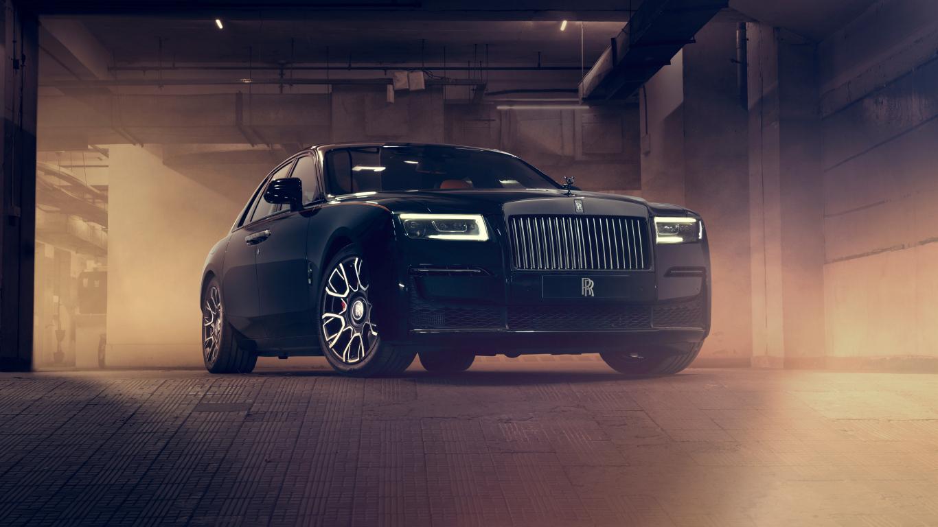 Черный автомобиль Rolls Royce Ghost Black Badge