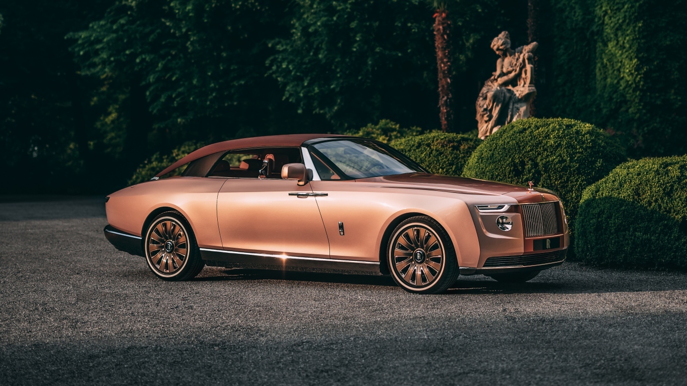 Автомобиль Rolls-Royce Boat Tail 2022