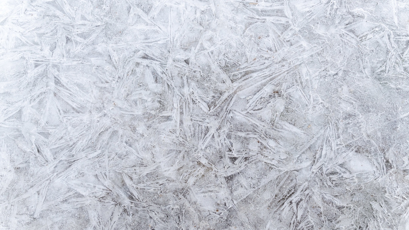 Стена покрашена белой краской для фона