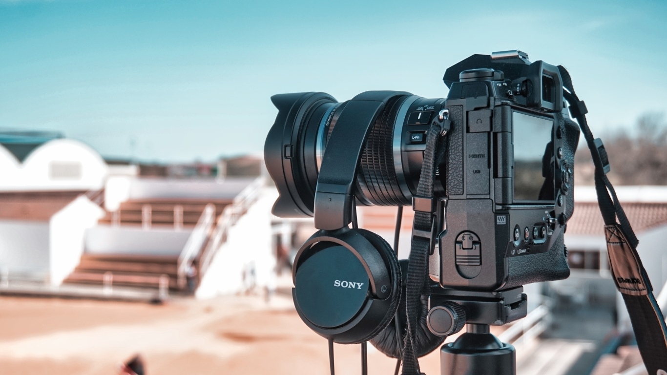 Профессиональный фотоаппарат Сони крупным планом