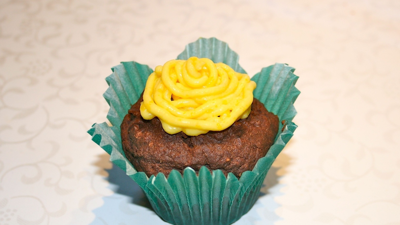 Аппетитный маффин с лимонным кремом