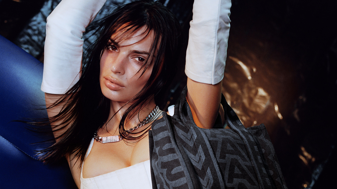 Горячая девушка модель Эмили Ратаковски