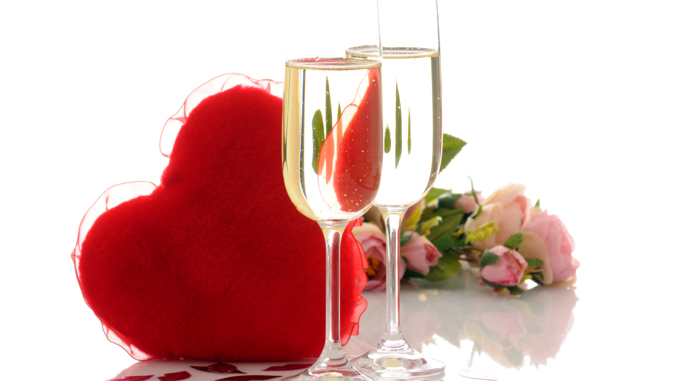 Два бокала шампанского с сердцем на день Святого Валентина