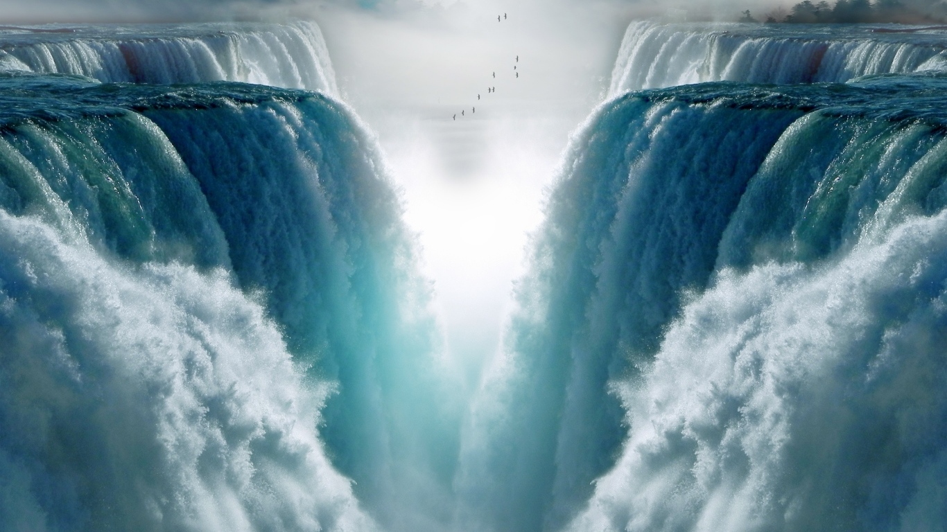 Невероятный бушующий водопад 