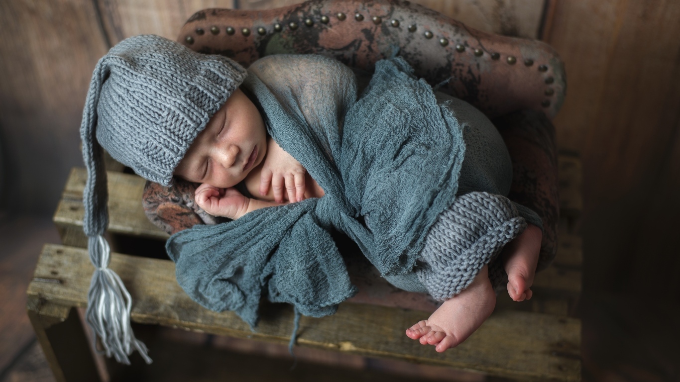 Фотосессия новорожденного ребенка в костюме