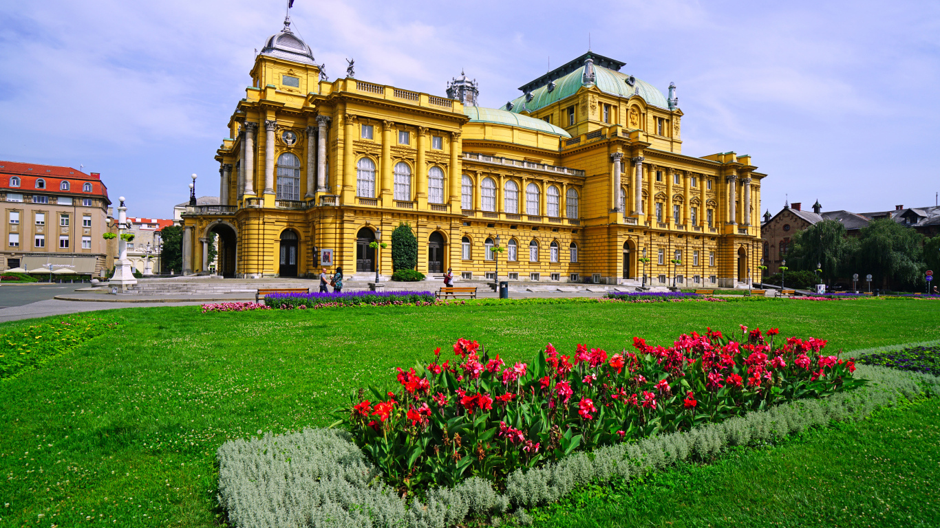 Красивый Хорватский национальный театр