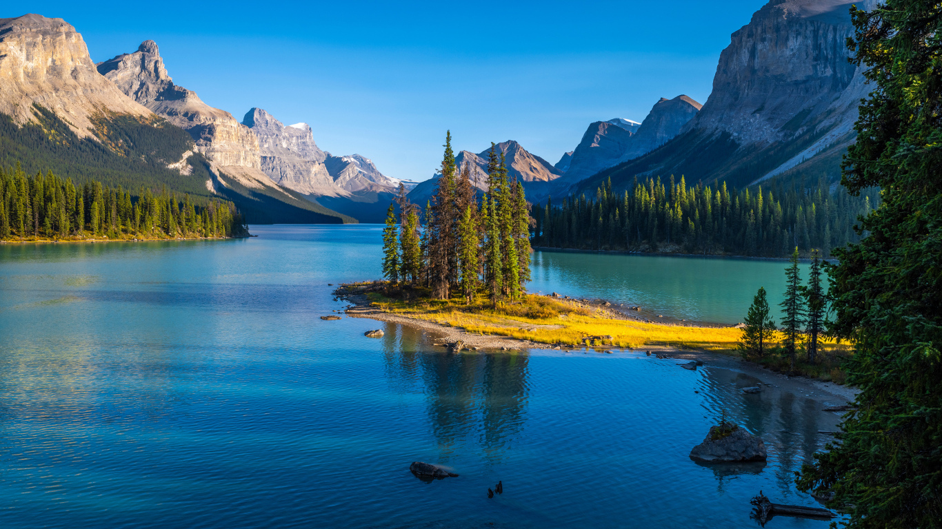 Красивый вид в горном Джаспер парке, Канада