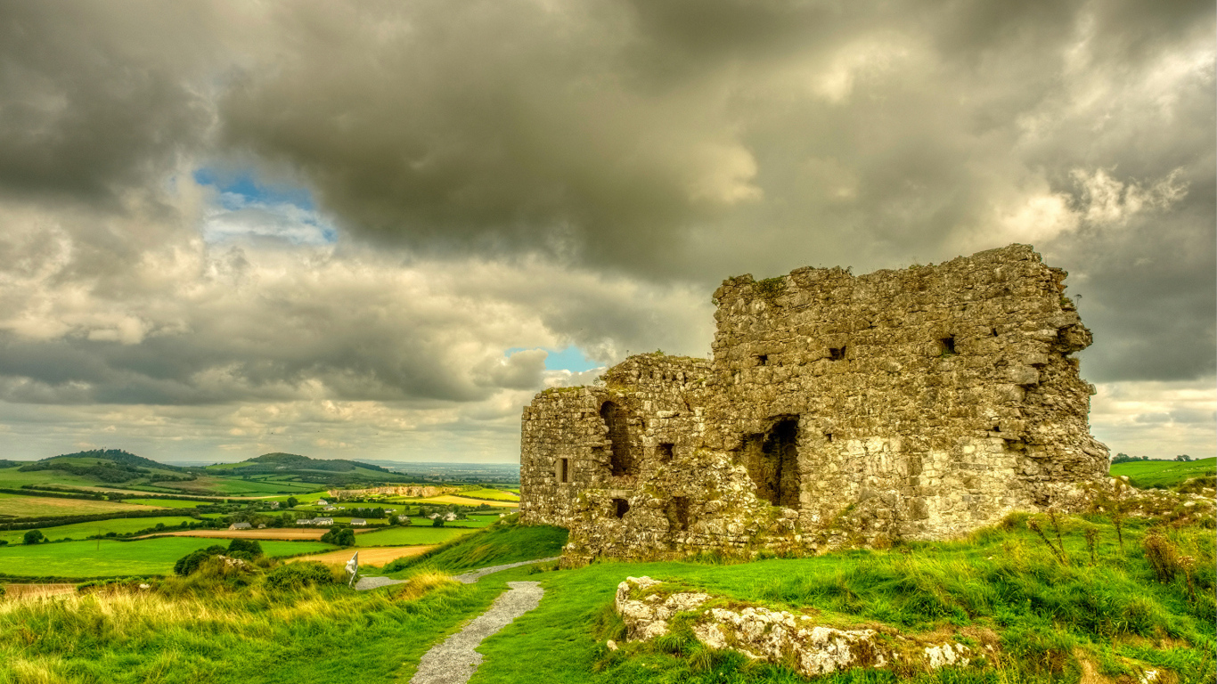 Развалины замка Дунамаз, Ирландия